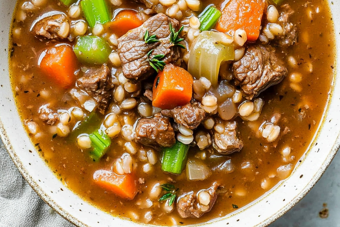 Sopa de carne con cebada